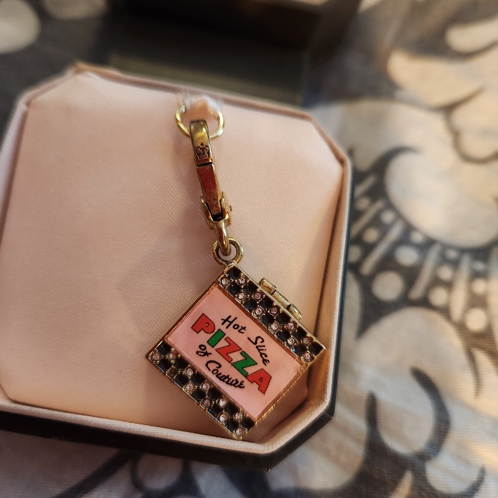 Juicy Couture pizza box charm - Picture 9 of 9